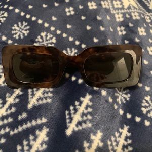 Gigi Square Sunglasses